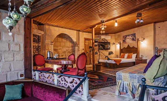 larissa cave hotel