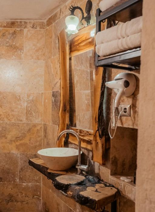 larissa cave hotel