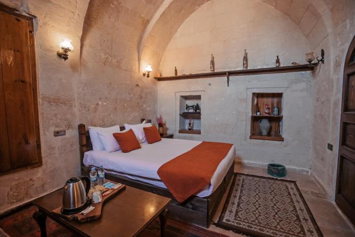 larissa cave hotel
