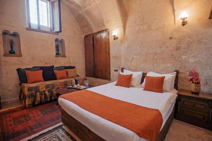 larissa cave hotel
