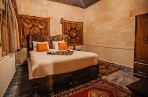 larissa cave hotel