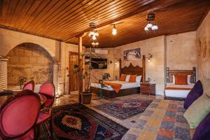 larissa cave hotel