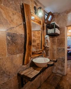 larissa cave hotel