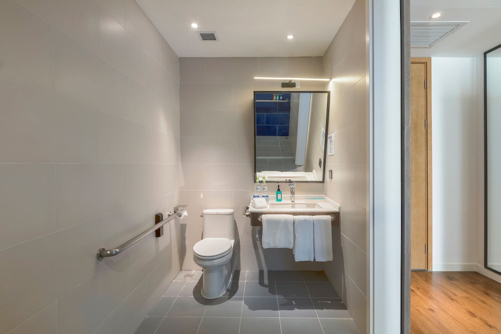 holiday inn express qingdao chengyang central an ihg hotel