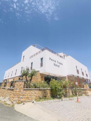 porta troya hotel