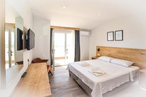 porta troya hotel