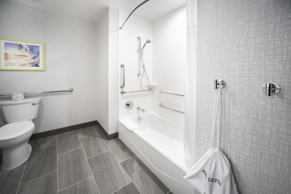 hampton inn and suites santa maria