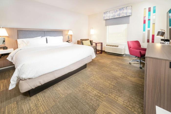 hampton inn and suites santa maria