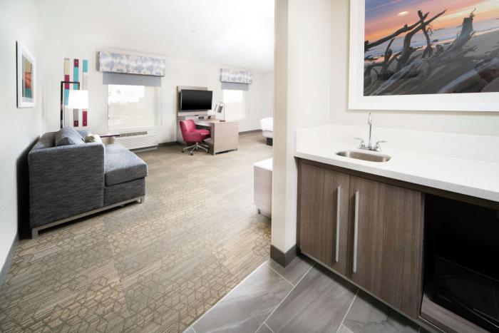 hampton inn and suites santa maria