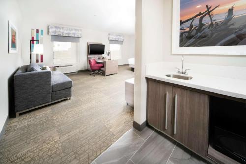 hampton inn and suites santa maria