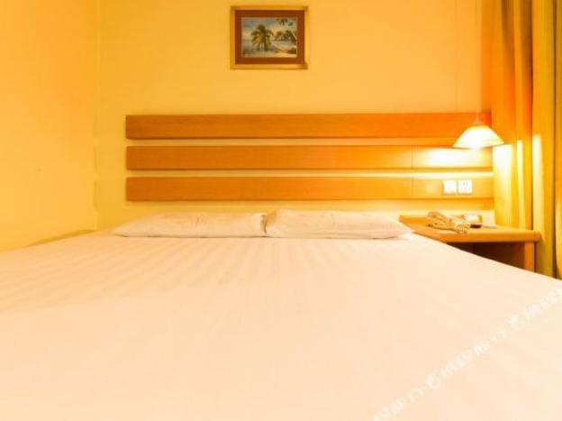homeinn selected pingliang liuhu park greenland plaza store