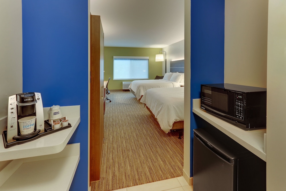 hol inn exp saugerties hudson valley