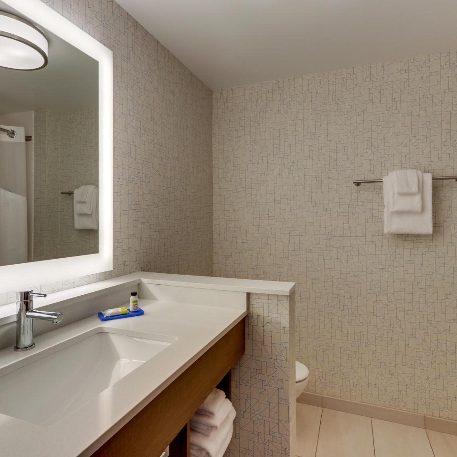 hol inn exp saugerties hudson valley