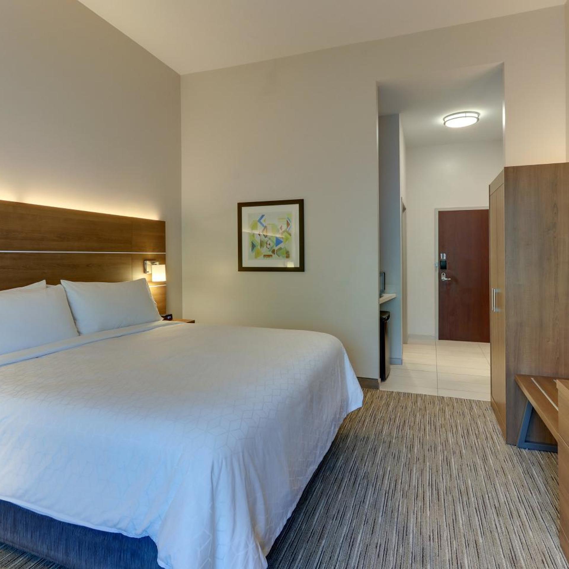 hol inn exp saugerties hudson valley