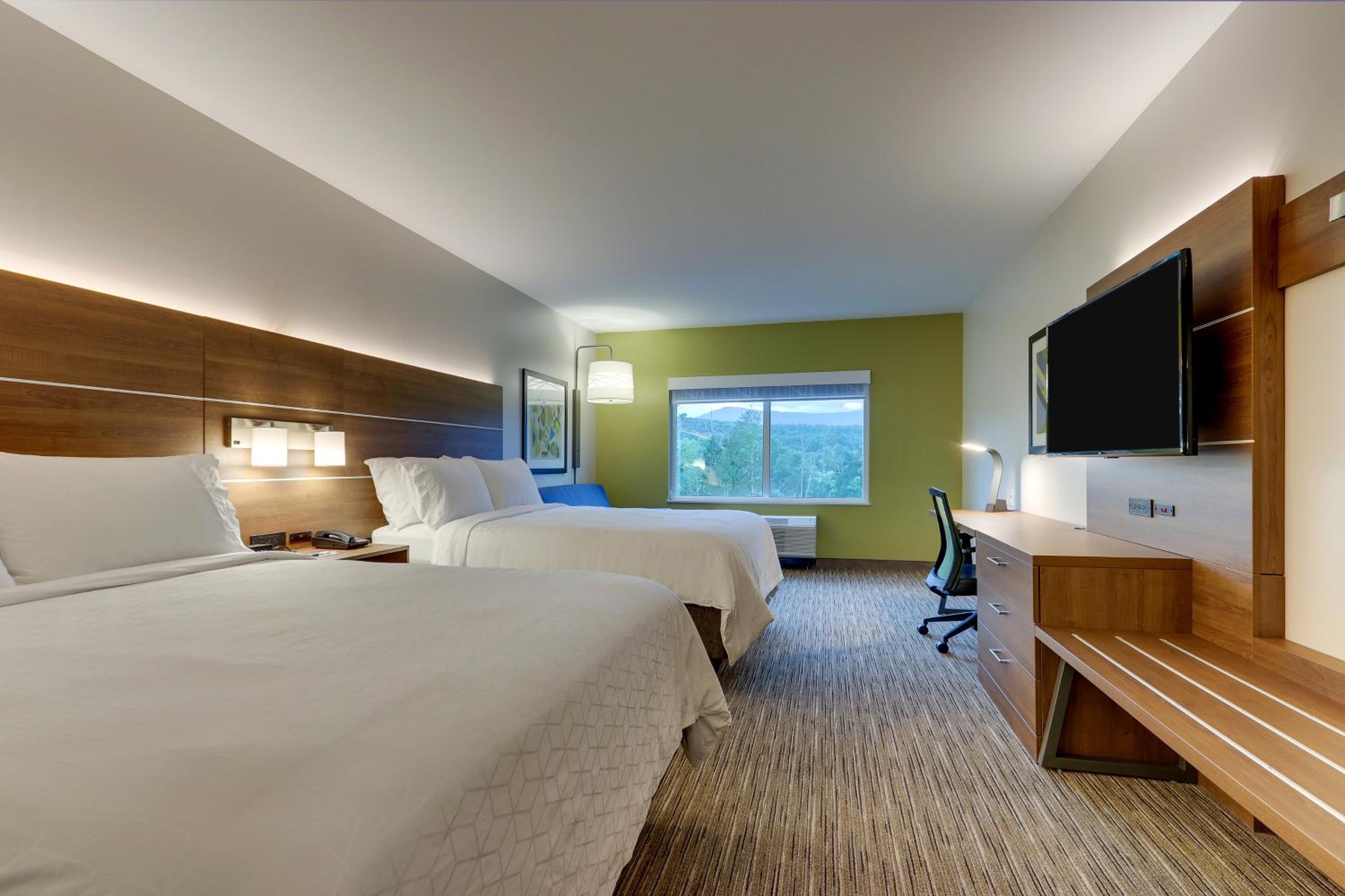 hol inn exp saugerties hudson valley