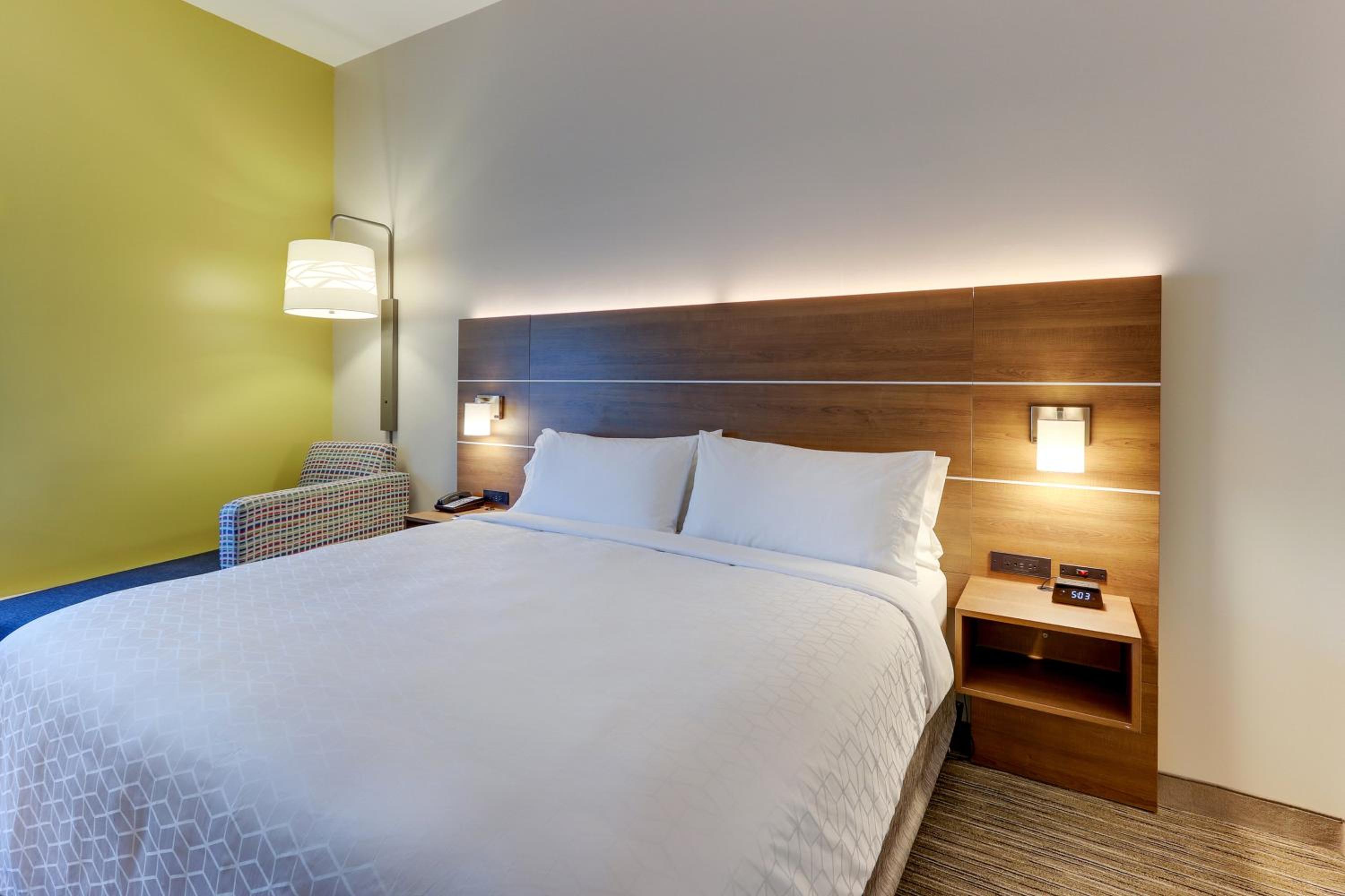 hol inn exp saugerties hudson valley