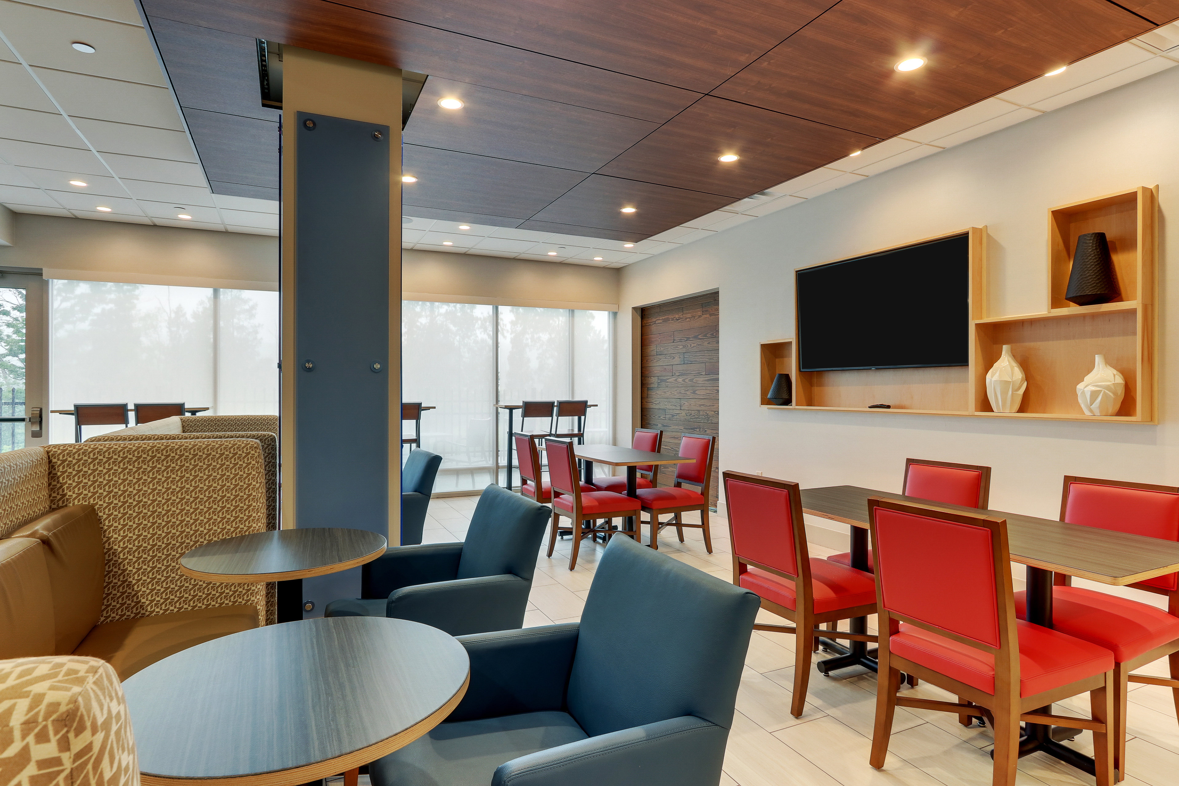 hol inn exp saugerties hudson valley
