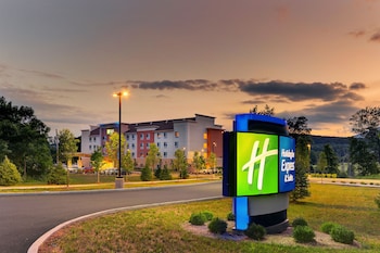 hol inn exp saugerties hudson valley