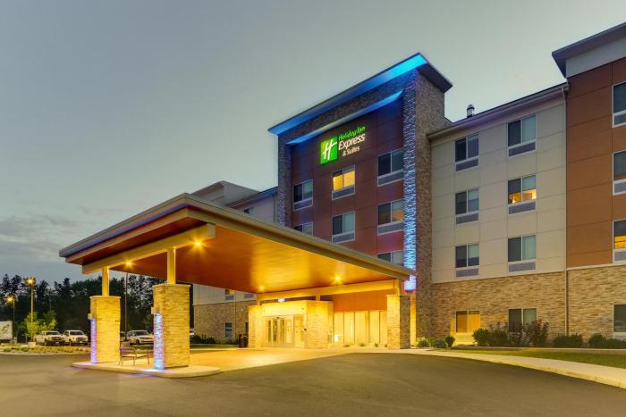 hol inn exp saugerties hudson valley