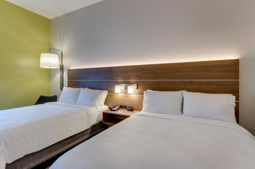 hol inn exp saugerties hudson valley