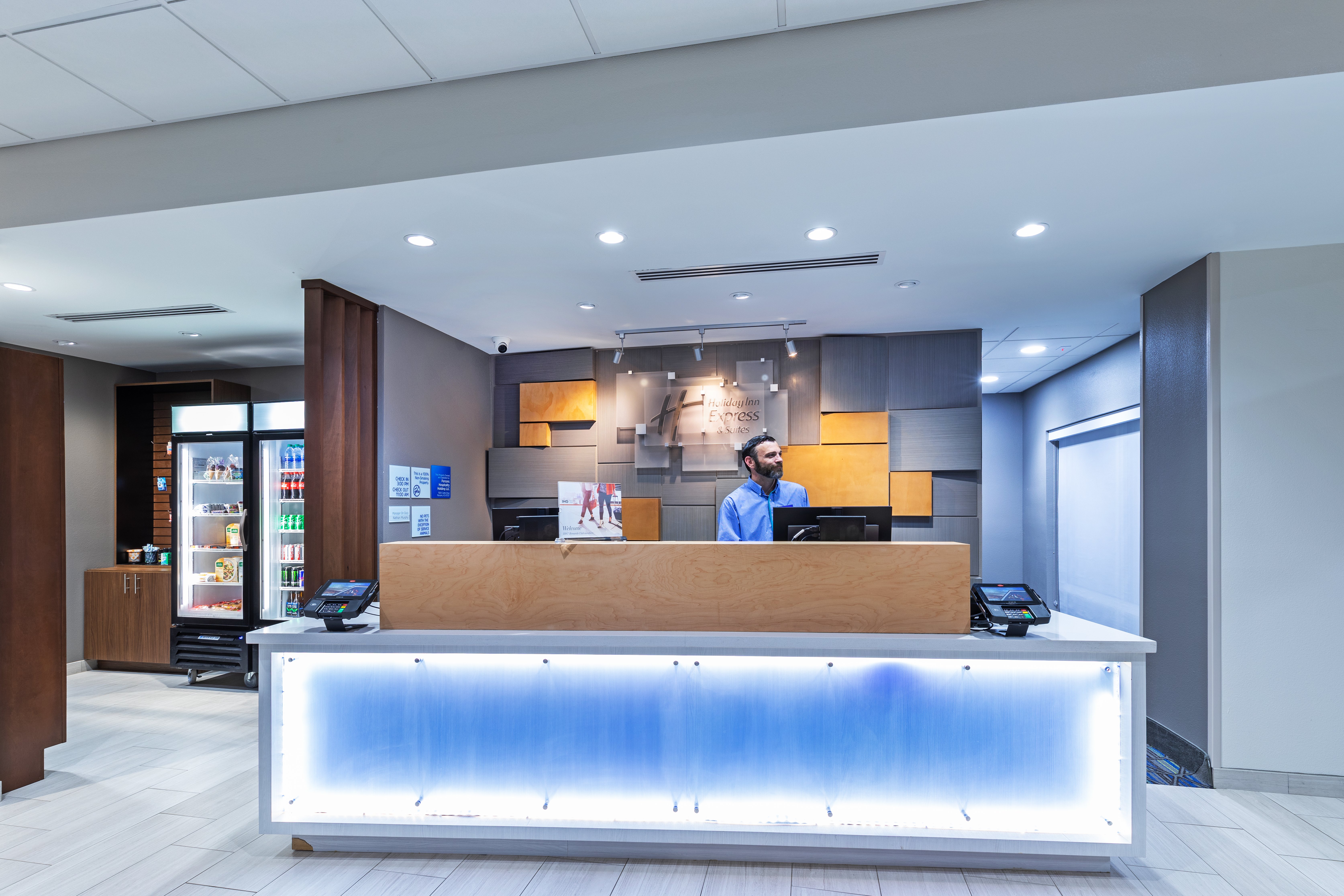 holiday inn express and suites parsons an ihg hotel