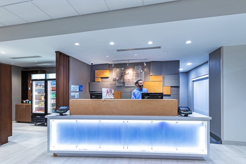 holiday inn express and suites parsons an ihg hotel