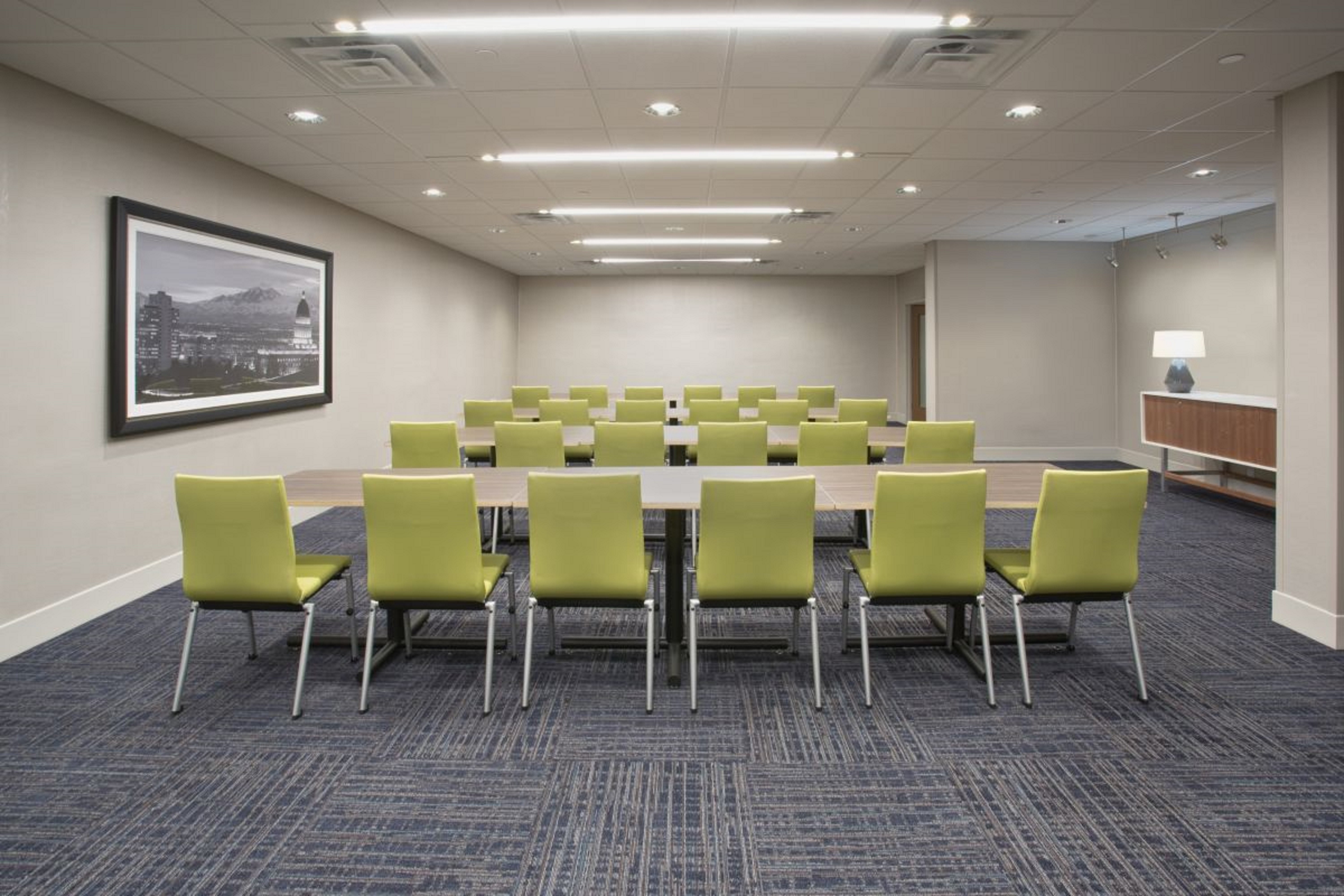 holiday inn express and suites parsons an ihg hotel
