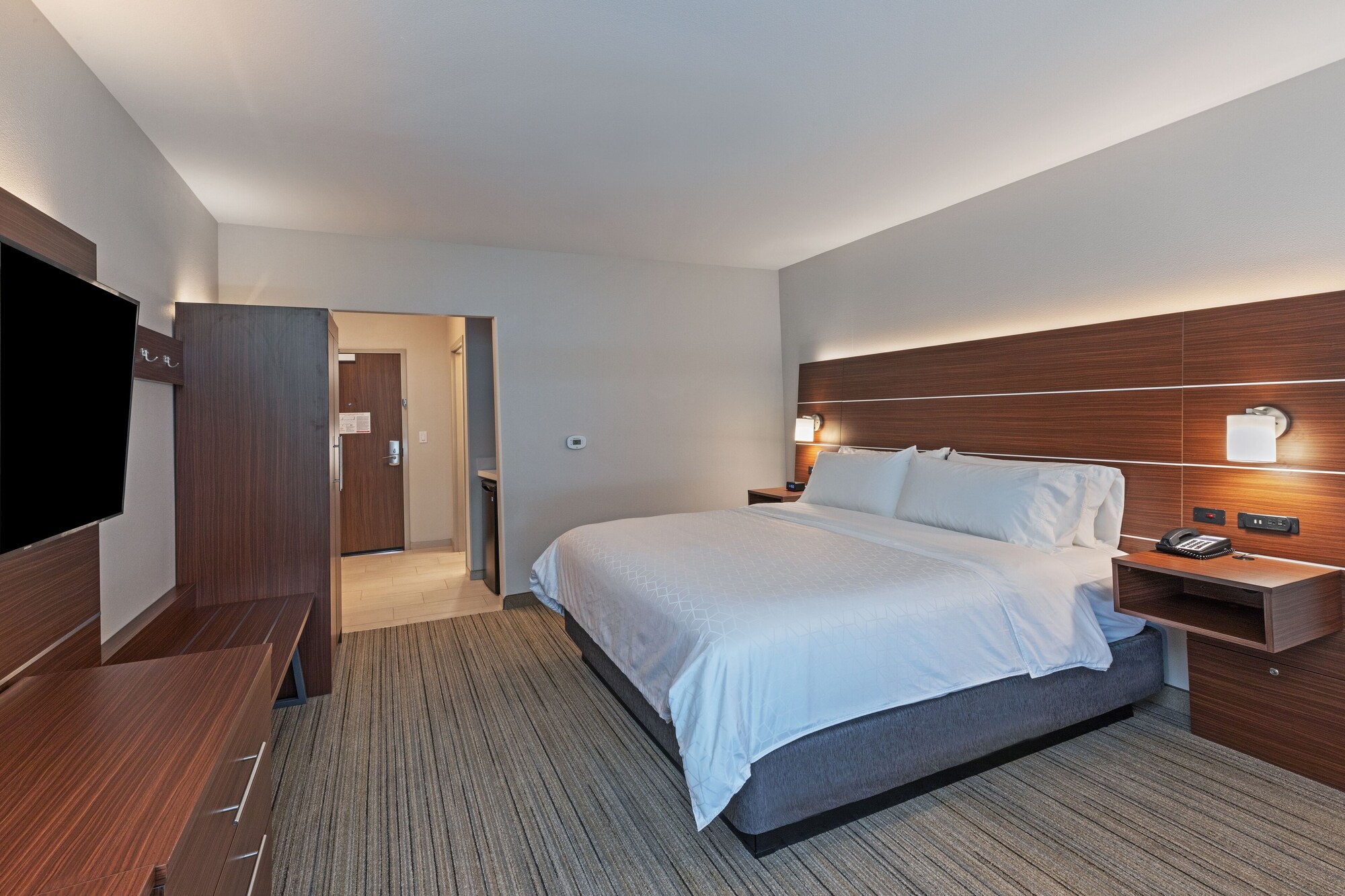 holiday inn express and suites parsons an ihg hotel