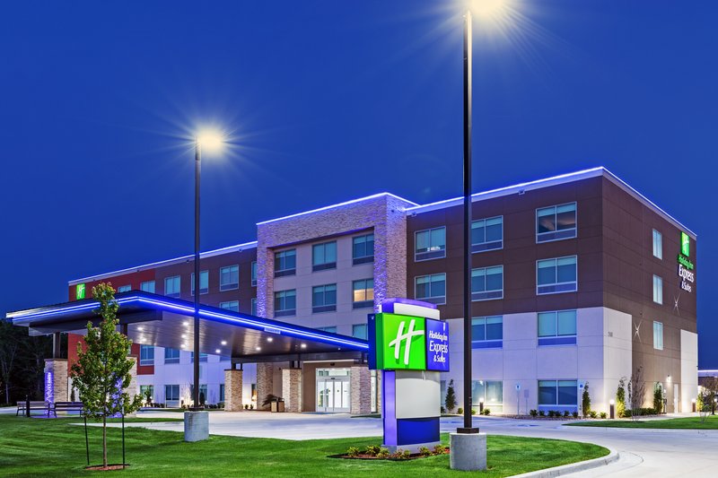 holiday inn express and suites parsons an ihg hotel