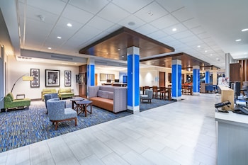 holiday inn express and suites parsons an ihg hotel