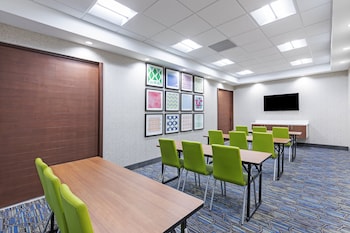 holiday inn express and suites parsons an ihg hotel