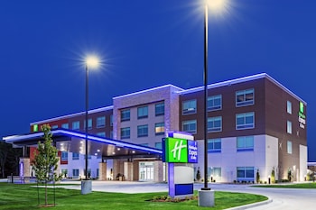 holiday inn express and suites parsons an ihg hotel