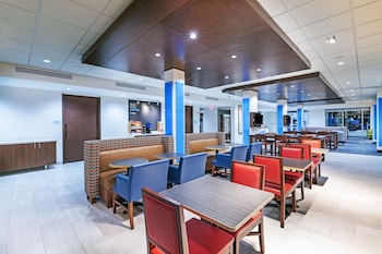 holiday inn express and suites parsons an ihg hotel