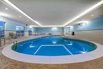 holiday inn express and suites parsons an ihg hotel