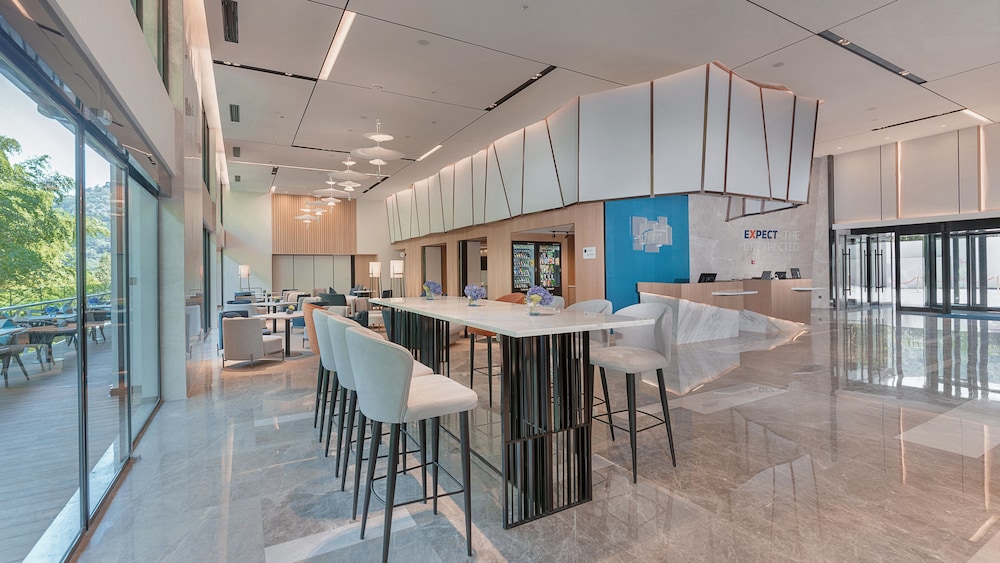 holiday inn express emei qiliping an ihg hotel