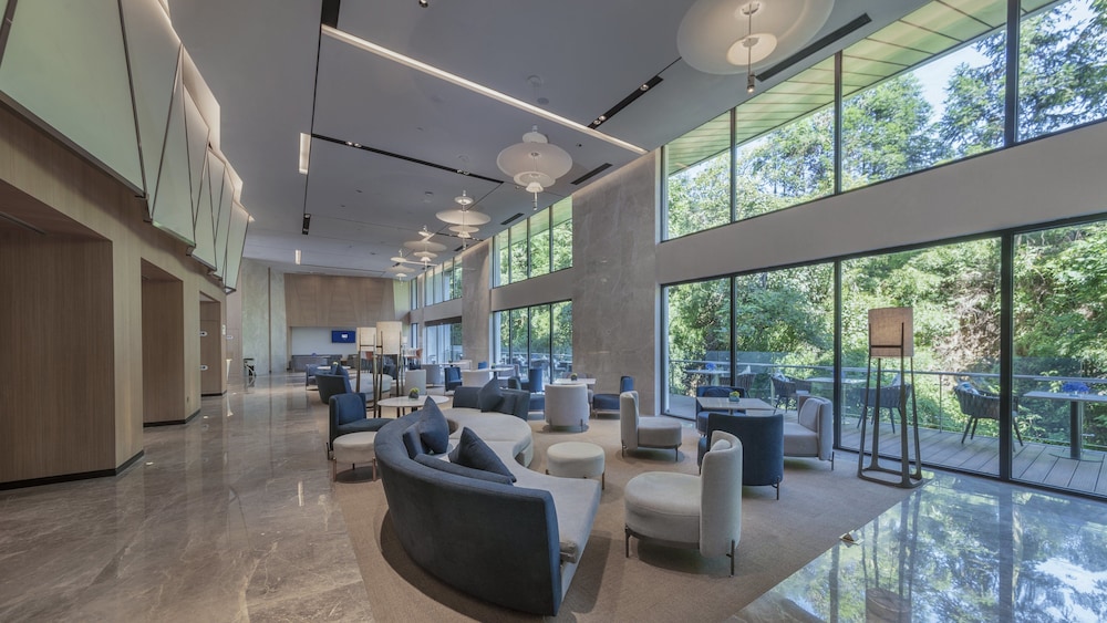 holiday inn express emei qiliping an ihg hotel