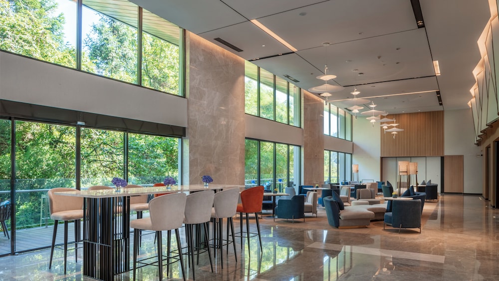 holiday inn express emei qiliping an ihg hotel