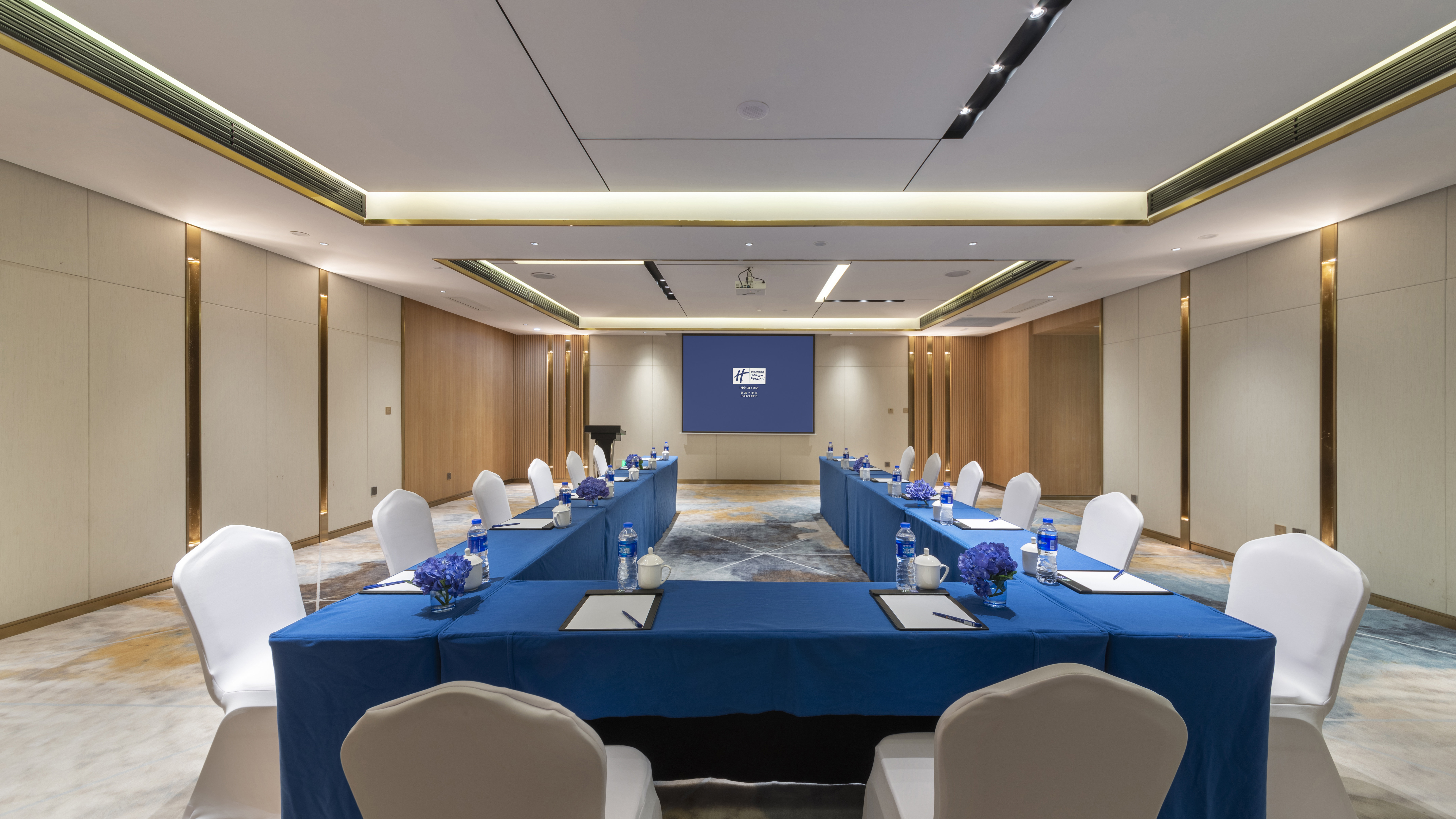 holiday inn express emei qiliping an ihg hotel