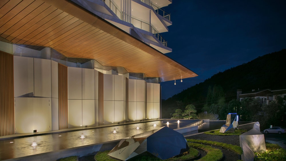 holiday inn express emei qiliping an ihg hotel