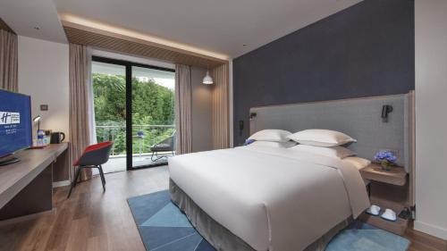 holiday inn express emei qiliping an ihg hotel