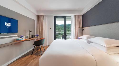 holiday inn express emei qiliping an ihg hotel