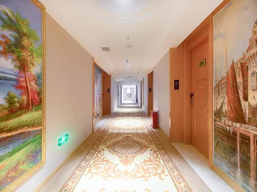 vienna international hotel haikou west bus station