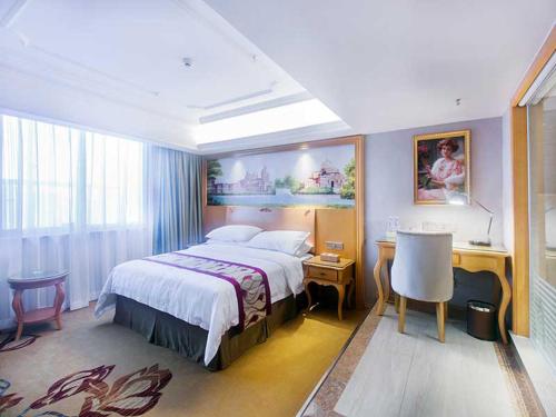 vienna international hotel haikou west bus station