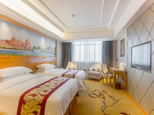 vienna international hotel haikou west bus station