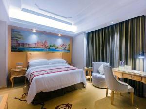 vienna international hotel haikou west bus station