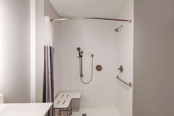 la quinta inn and suites by wyndham lafayette oil center
