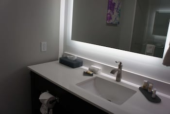 la quinta inn and suites by wyndham lafayette oil center