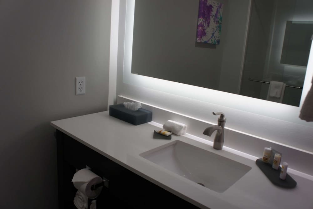 la quinta inn and suites by wyndham lafayette oil center