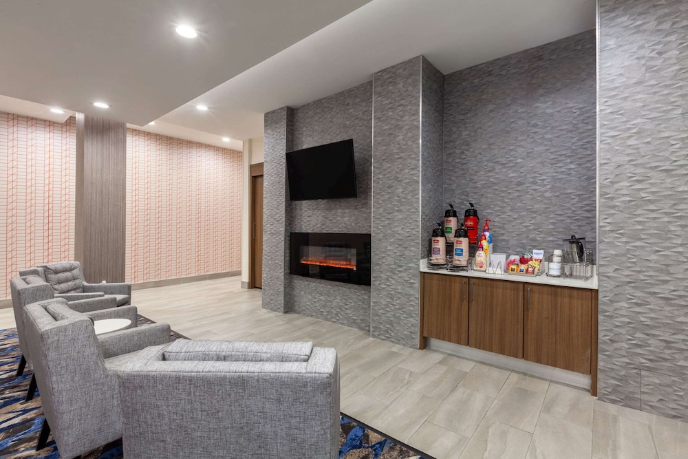 la quinta inn and suites by wyndham lafayette oil center