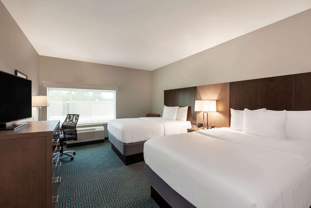 la quinta inn and suites by wyndham lafayette oil center